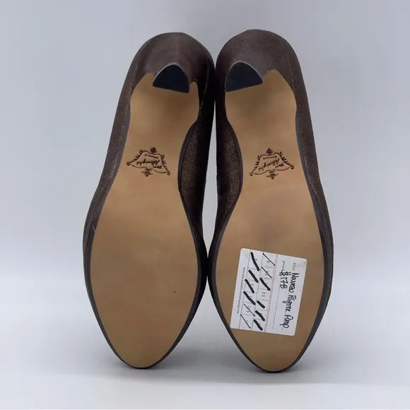 Miss Albright Pumps.